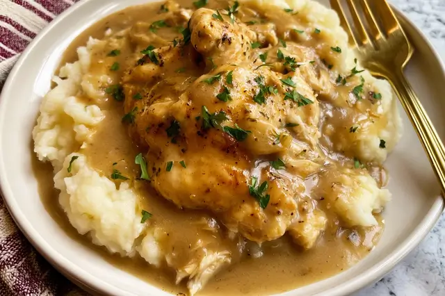 easy crockpot chicken and gravy