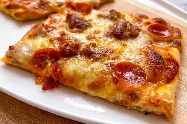 School Pizza: A Nostalgic Slice of American Cafeteria Lunches 4 homemade school pizza
