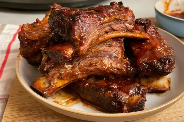 Slow Cooker Barbequed Beef Ribs: Tender & Easy Recipe 4 BBQ beef ribs recipe