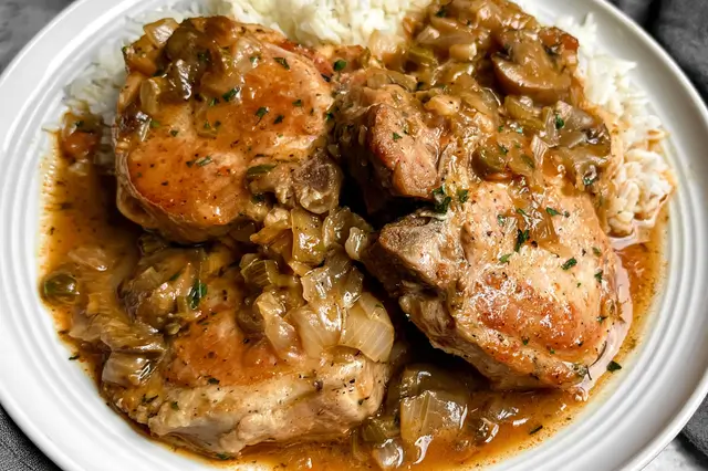 crockpot chicken chops with gravy