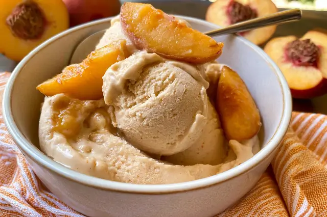 Best Peach Ice Cream: Delightfully Creamy Summer Treat 4 fresh peach ice cream