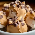Frozen Greek Yogurt Peanut Butter Bites: A Delicious Treat! 5 Frozen Greek Yogurt Peanut Butter Bites on a Serving Plate