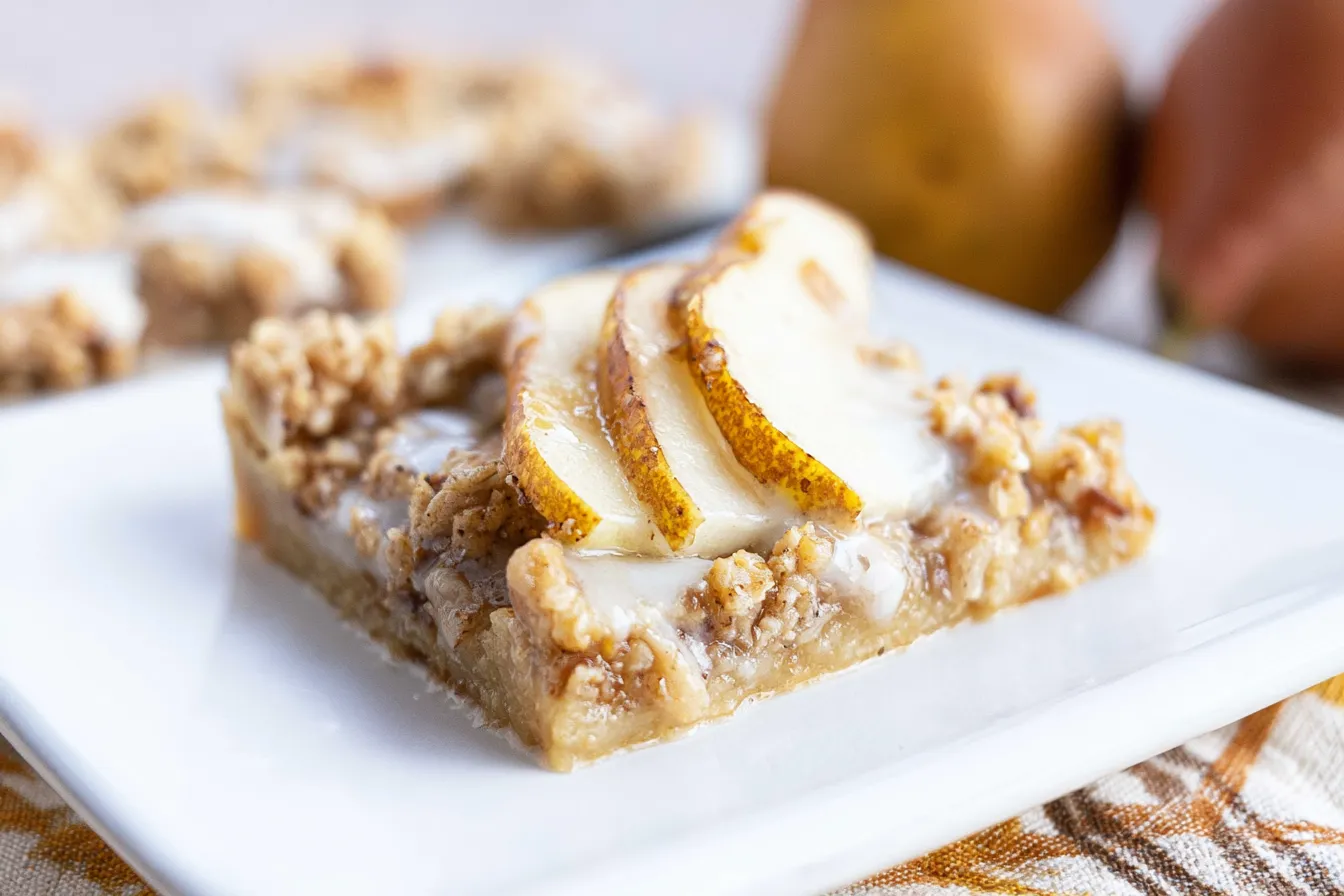 Healthy Pear Oatmeal Crumb Bars That You'll Love 4 Healthy Pear Oatmeal Crumb Bars