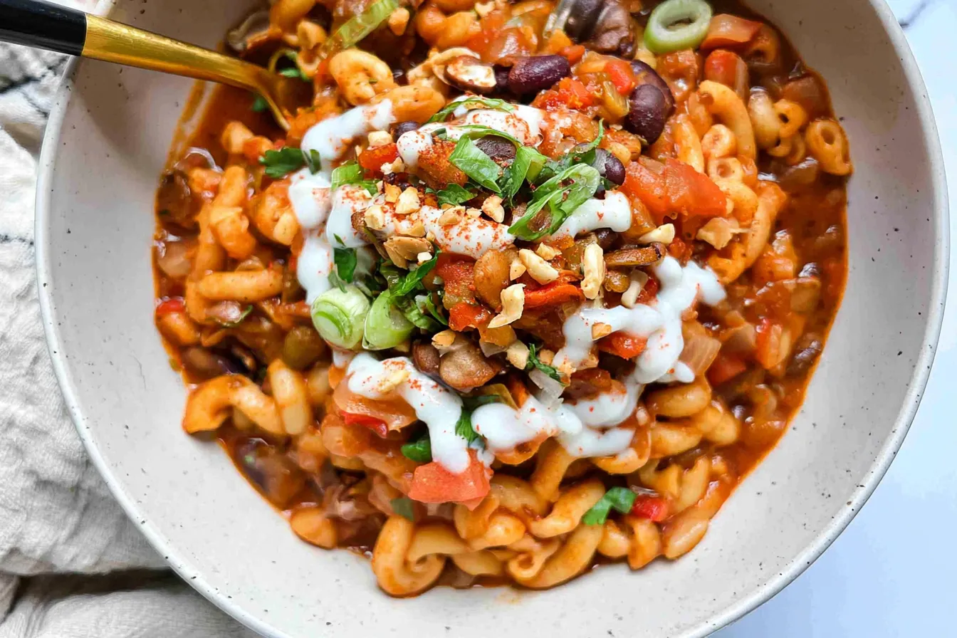 Vegetarian Chili Mac 